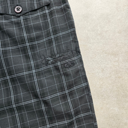 Billabong Plaid Shorts - 32