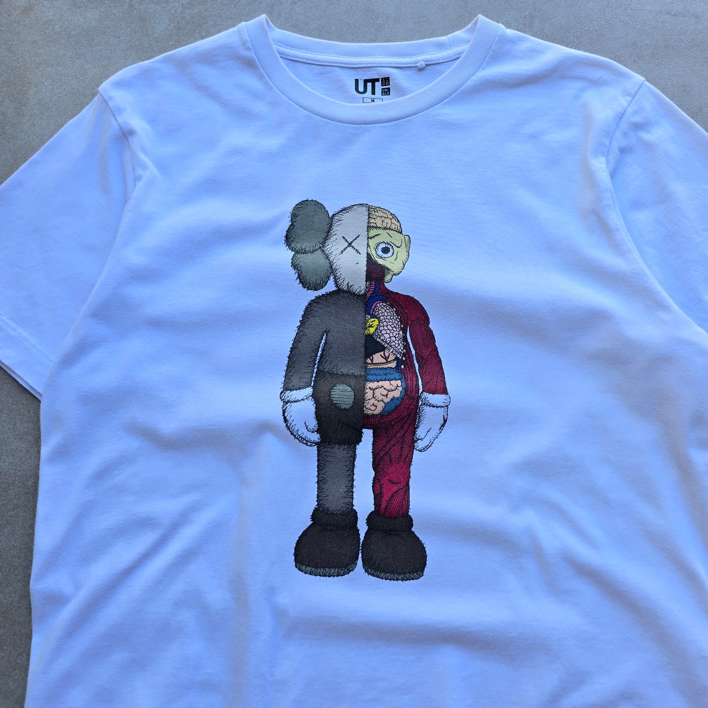 Kaws x Uniqlo Tee - M
