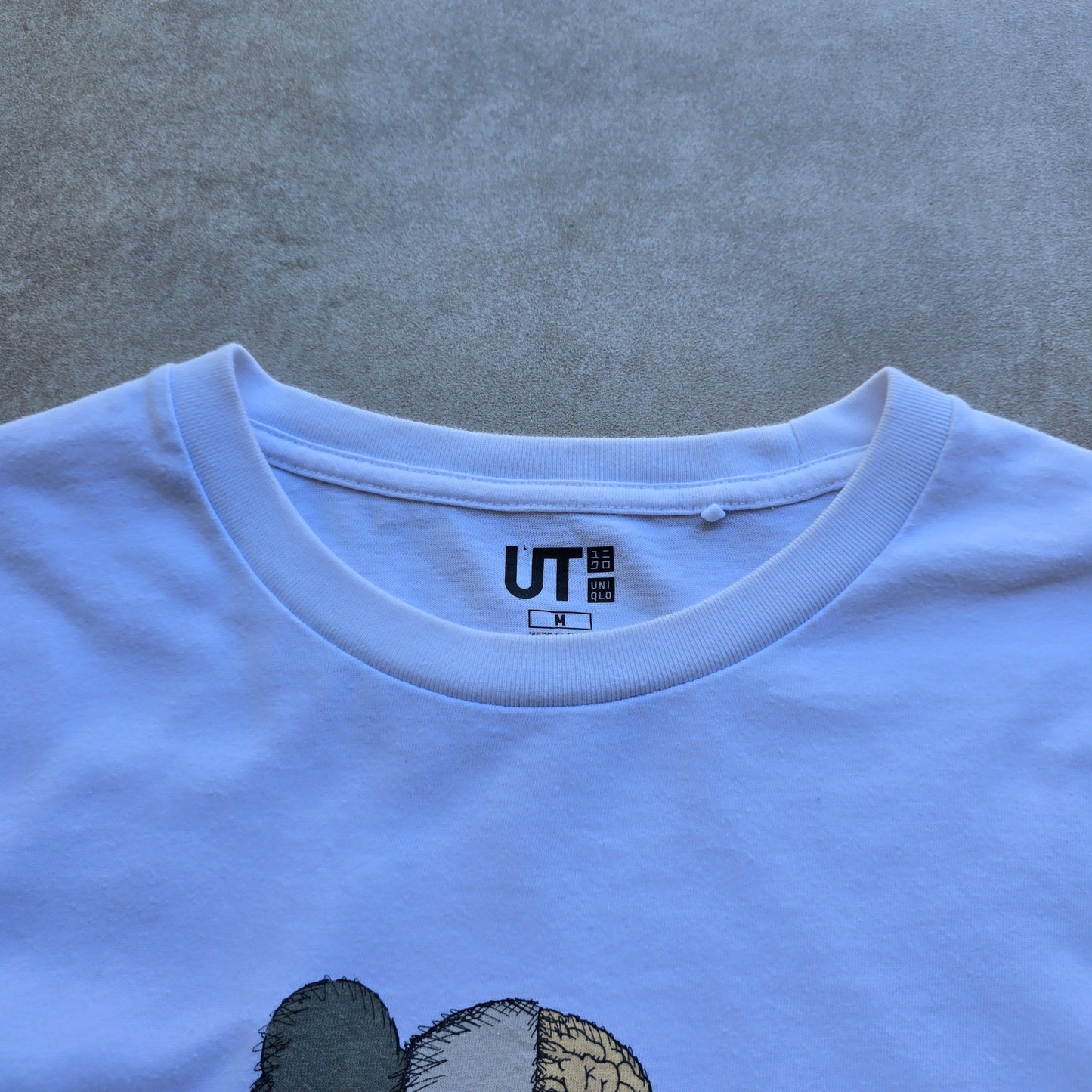 Kaws x Uniqlo Tee - M