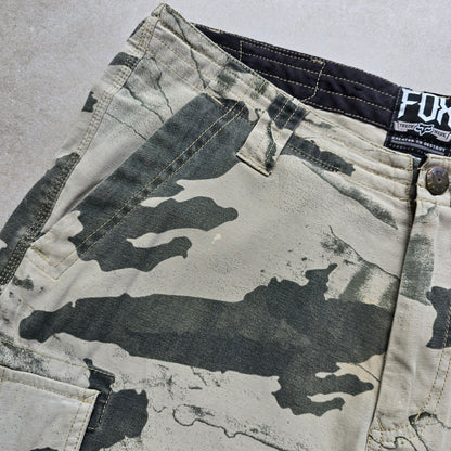 Vintage Y2K FOX Racing Camo Cargo Shorts - 32