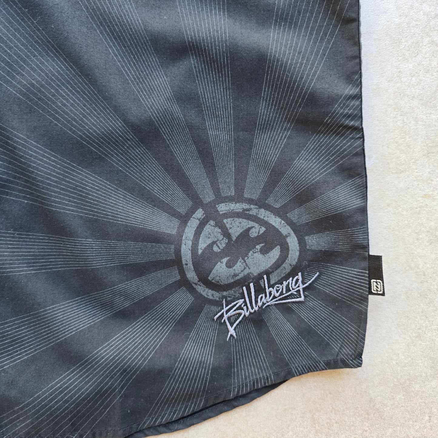 Vintage Y2K Billabong Rising Sun Short Sleeve Button Up Shirt - S