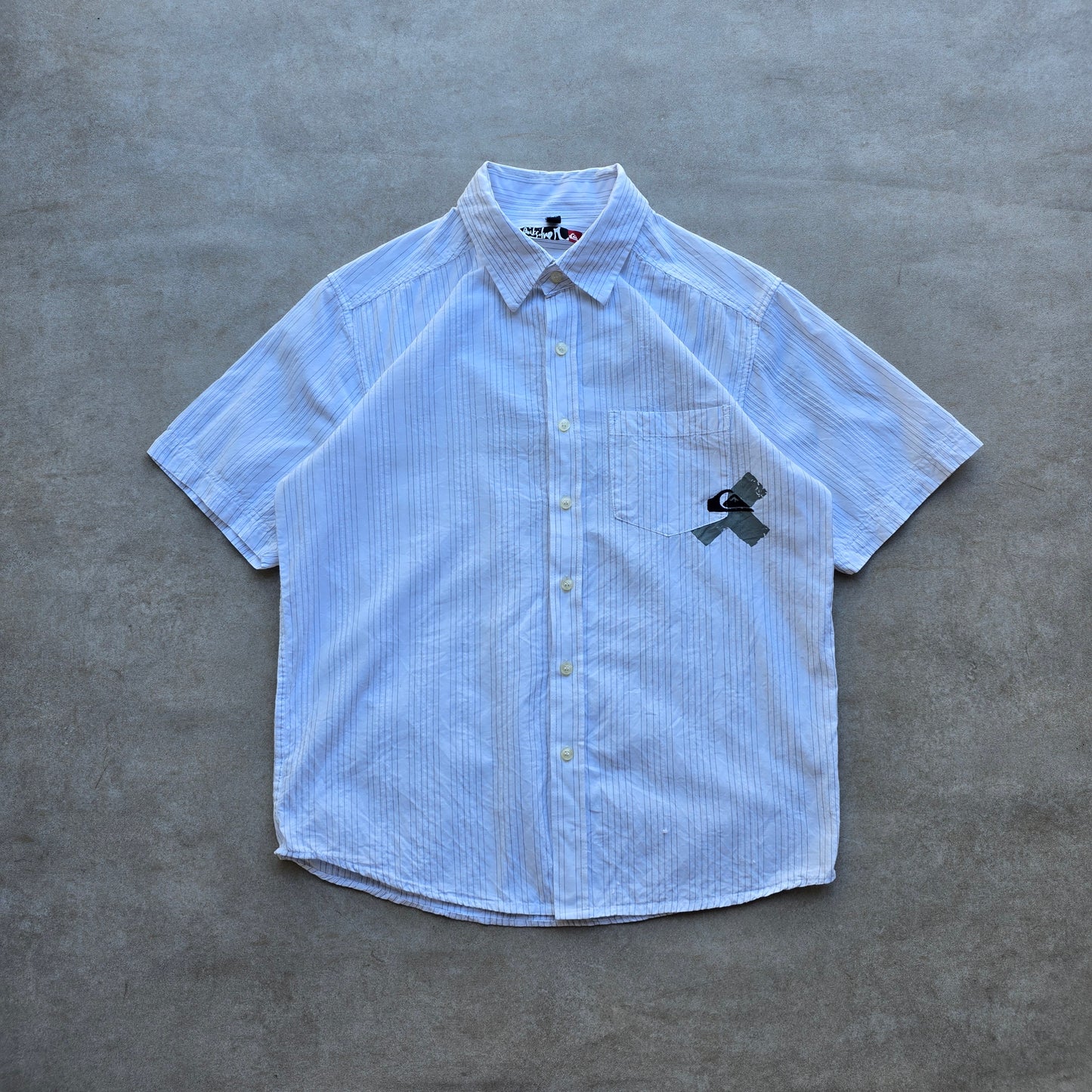 Vintage Y2K Quiksilver Short Sleeve Button Up Shirt - S/M