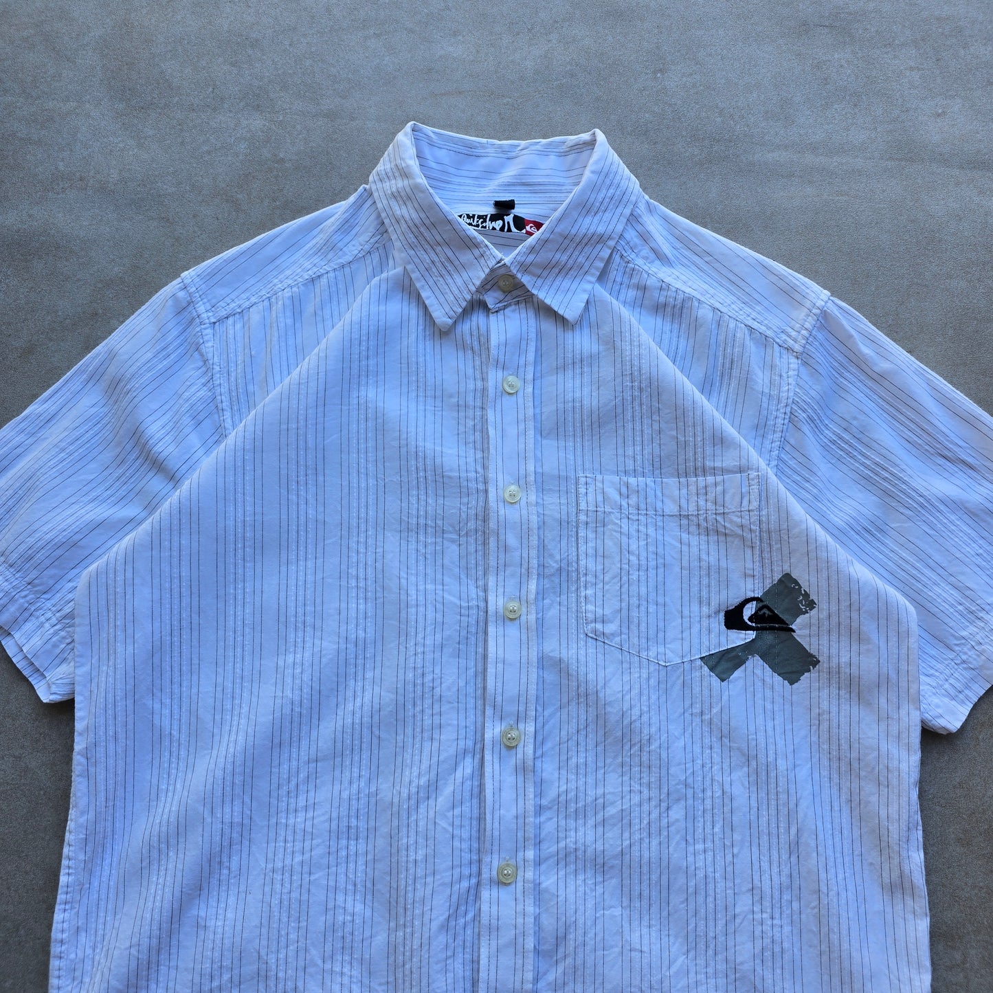 Vintage Y2K Quiksilver Short Sleeve Button Up Shirt - S/M