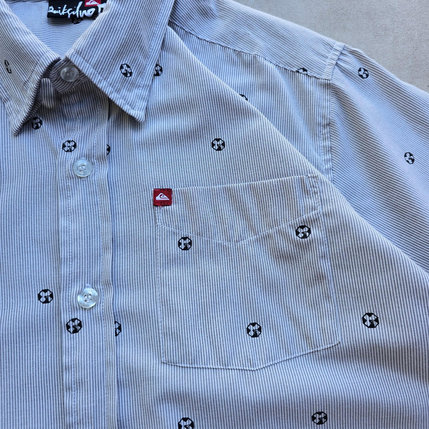 Vintage Y2K Quiksilver Short Sleeve Button Up Shirt - S/M