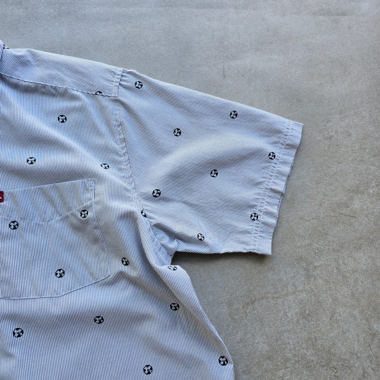 Vintage Y2K Quiksilver Short Sleeve Button Up Shirt - S/M