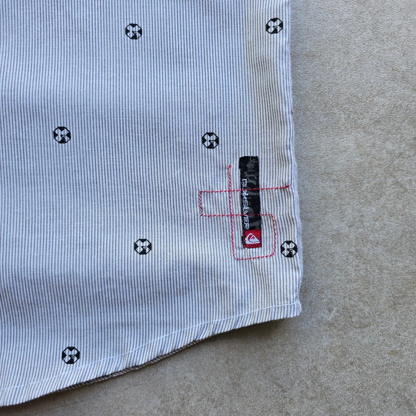 Vintage Y2K Quiksilver Short Sleeve Button Up Shirt - S/M