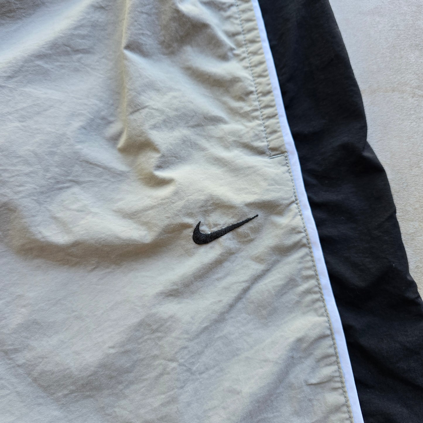 Vintage Nike Embroidered Mini Swoosh Shorts - L/XL