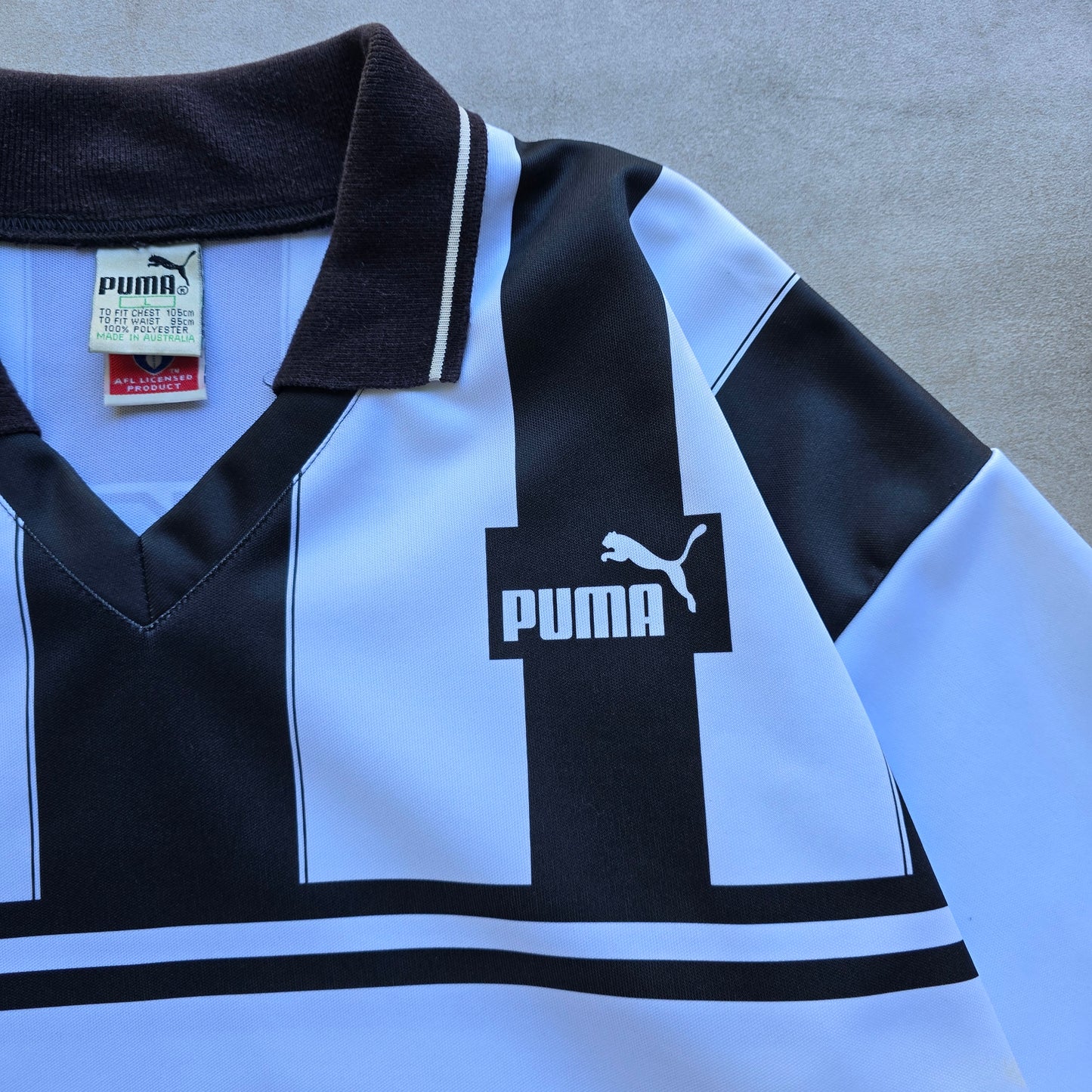 Vintage 90's Puma Collingwood AFL Jersey - L