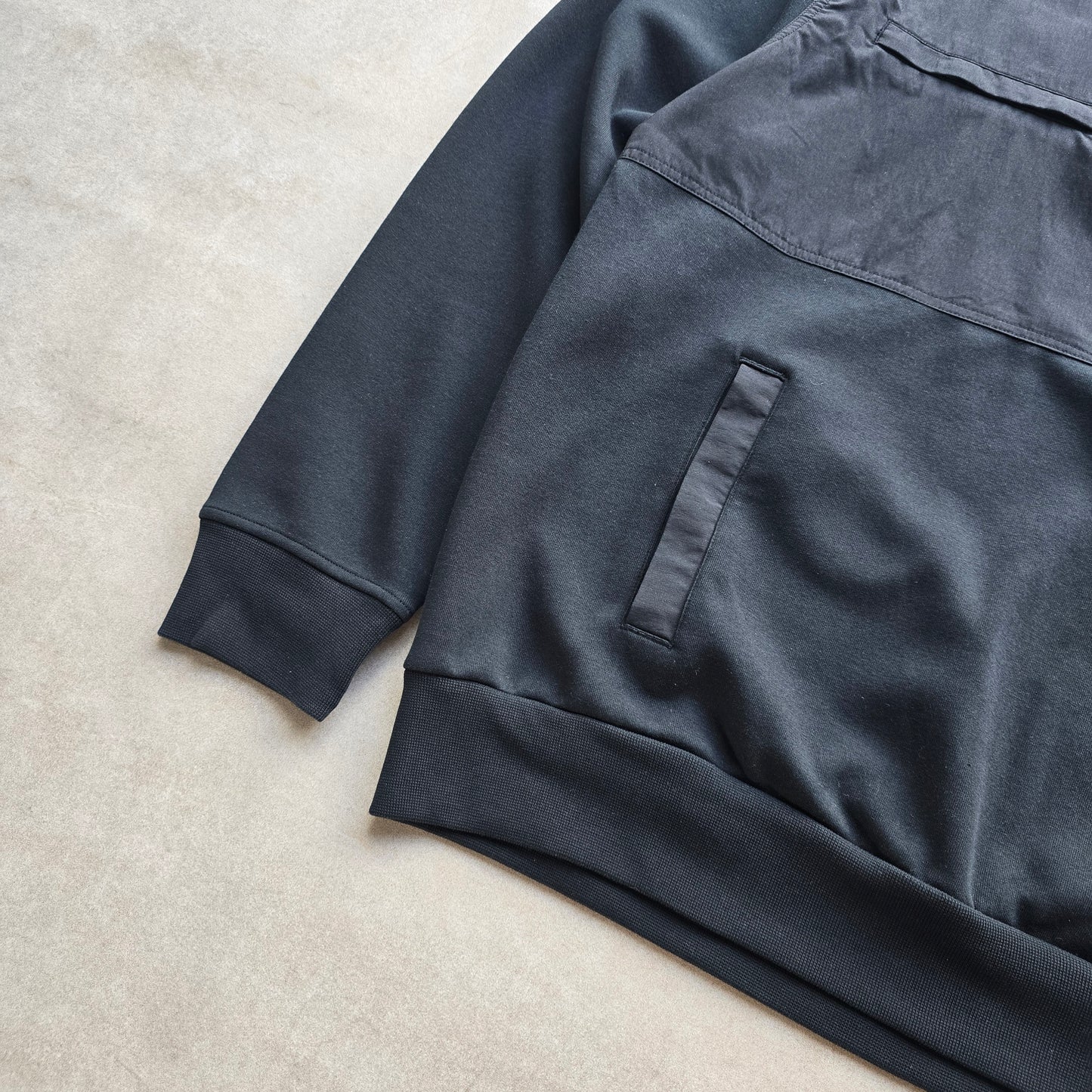 Ralph Lauren Water Repellent Hybrid Sweatshirt - L