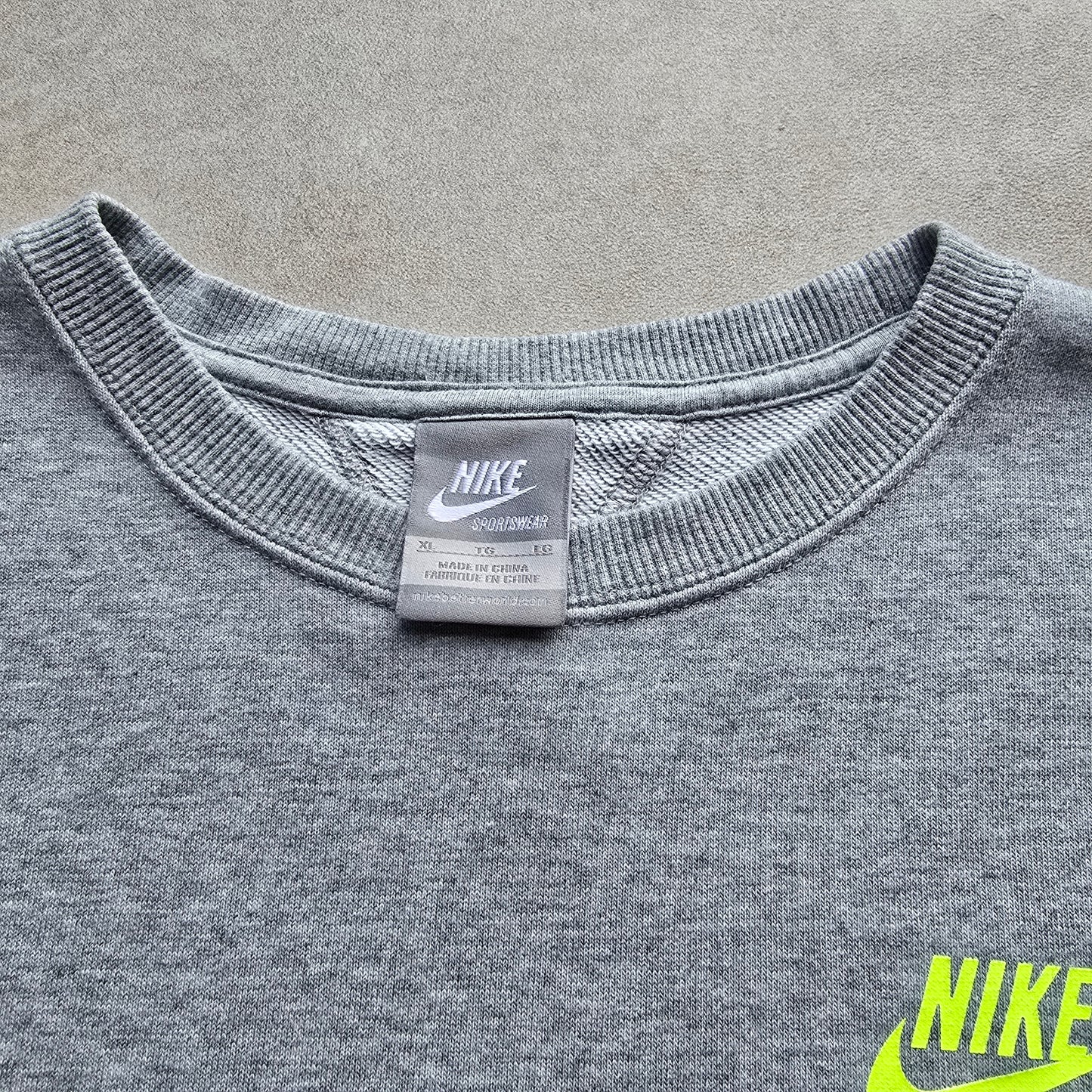 Vintage Nike Sweatshirt - WMNS M