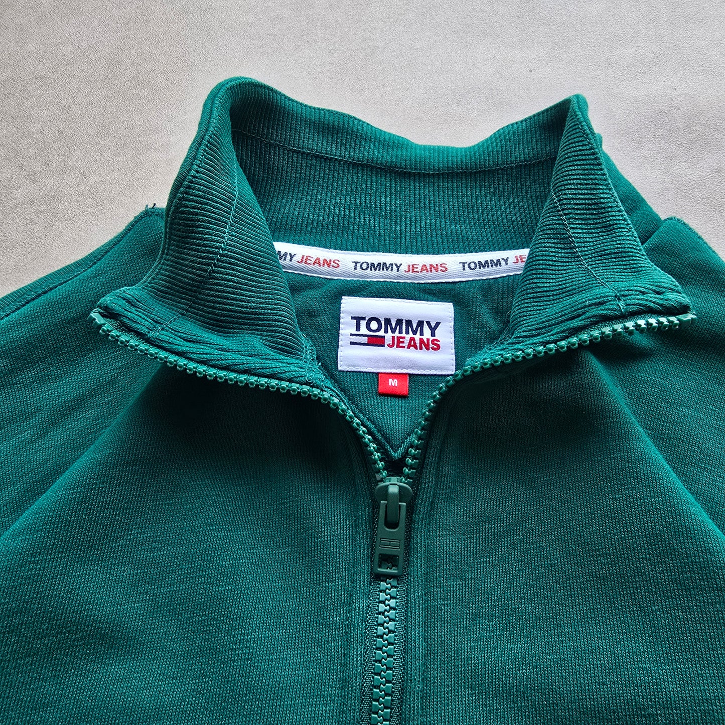 Tommy Hilfiger 1/4 Zip Sweatshirt - M