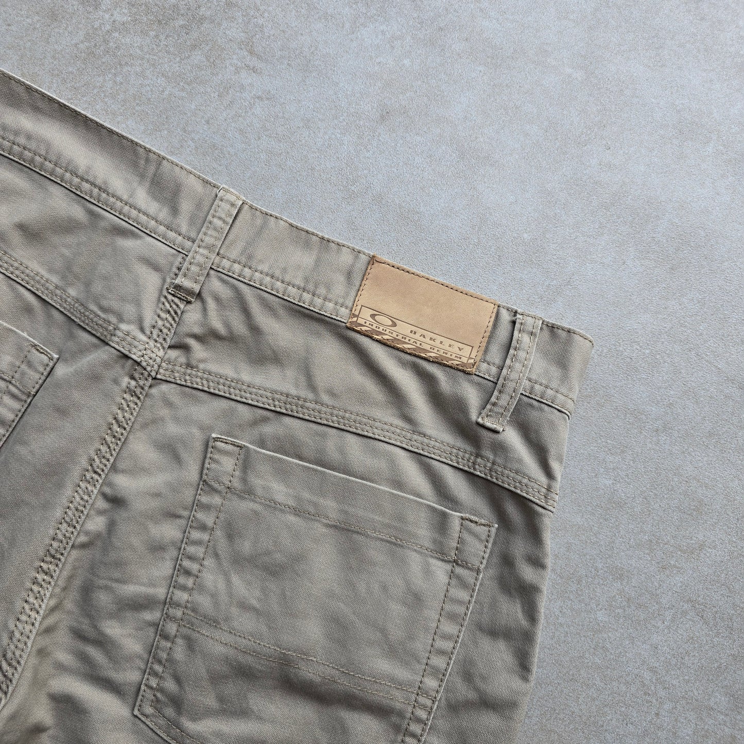Vintage 2000's Oakley Shorts - 34