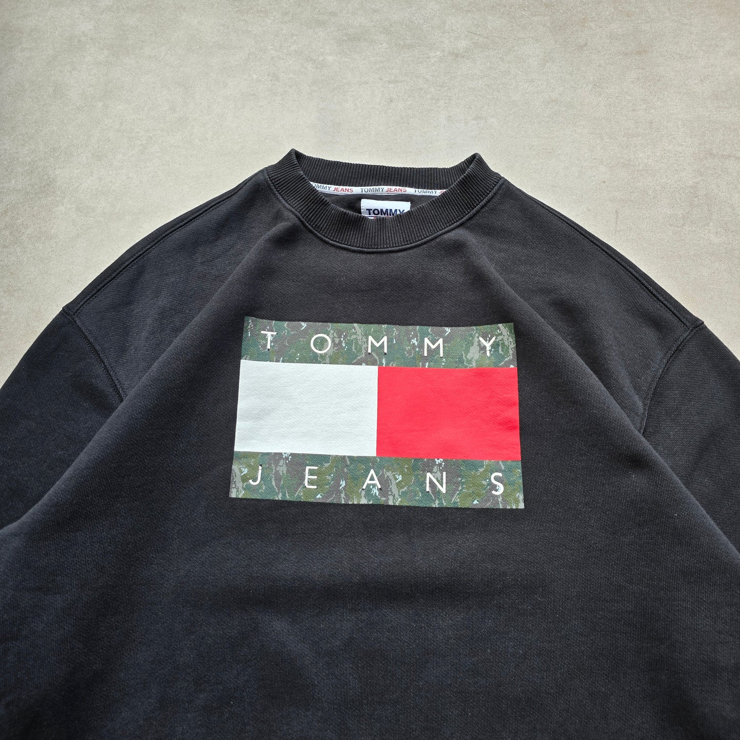 Tommy Hilfiger Camo Flag Sweatshirt - S