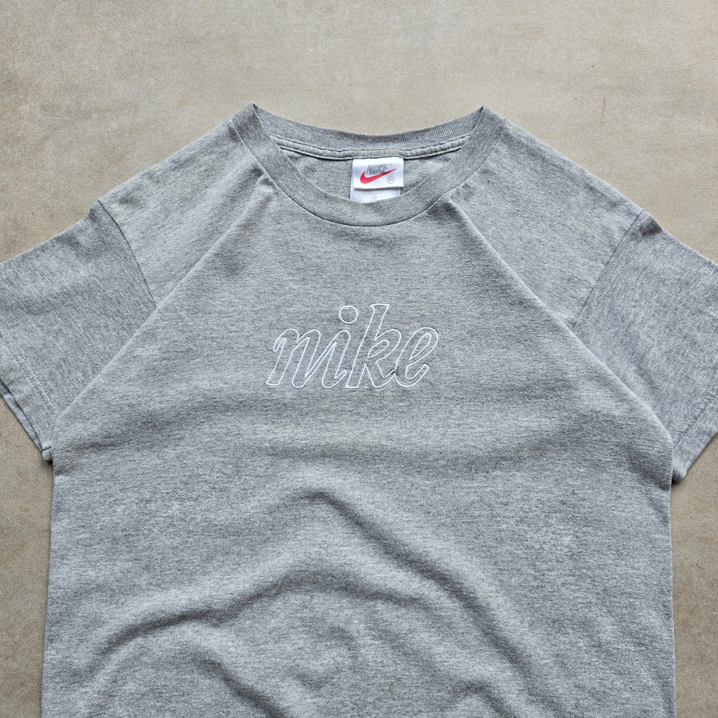 Vintage 90's Nike Embroidered Logo Tee - WMNS M