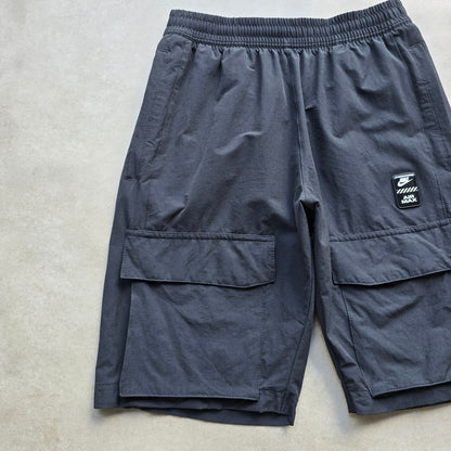 Nike Air Max Woven Cargo Shorts - S