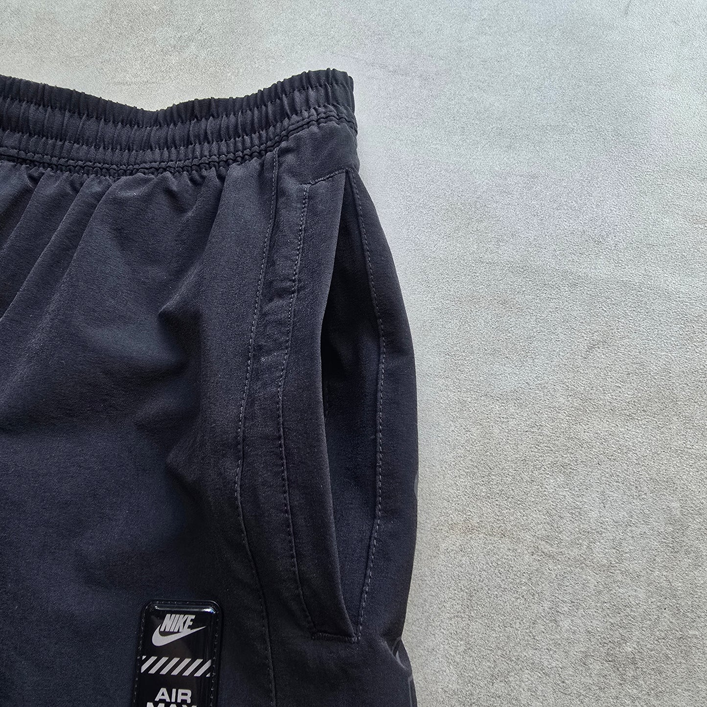 Nike Air Max Woven Cargo Shorts - S