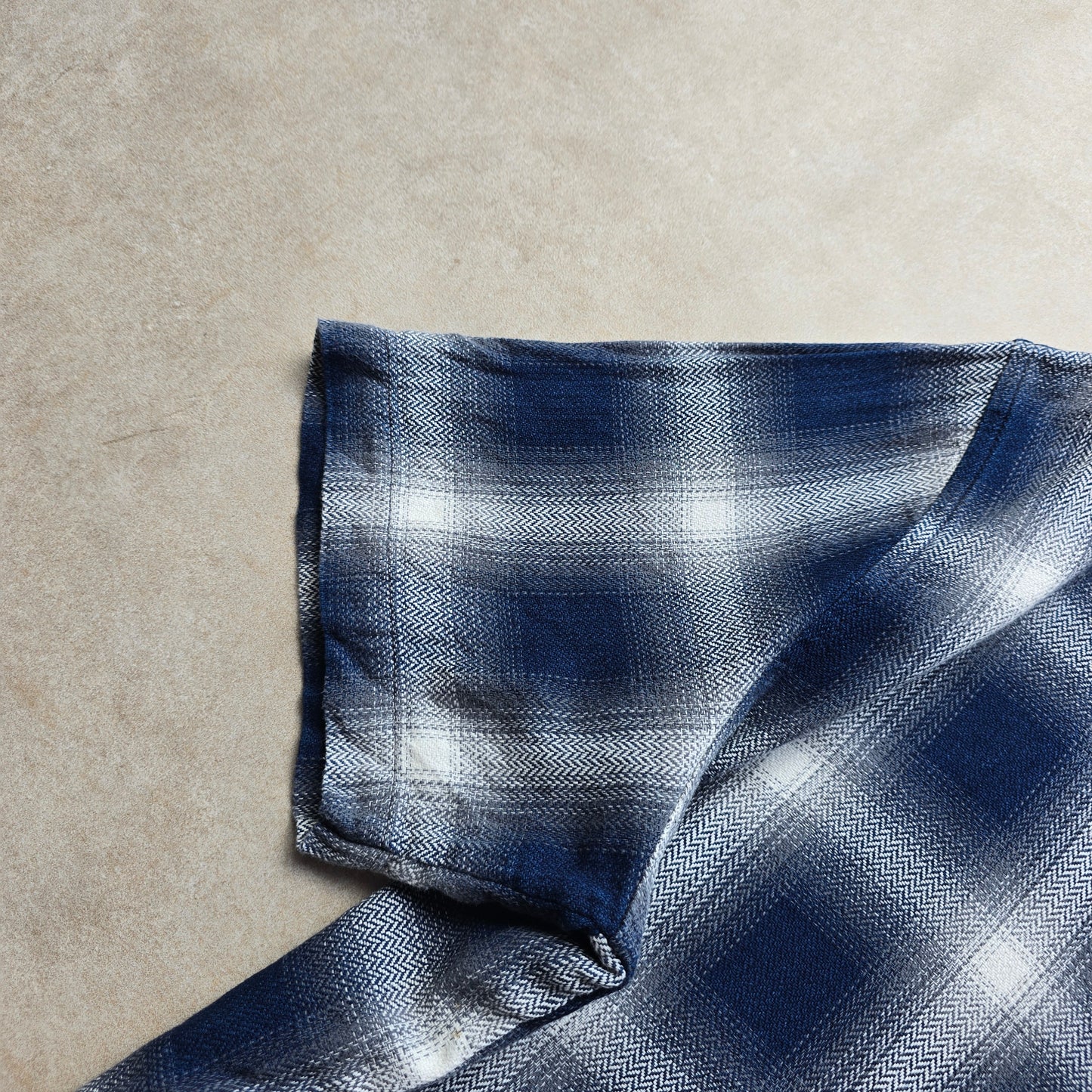 StreetX Short Sleeve Button Up Shirt - L