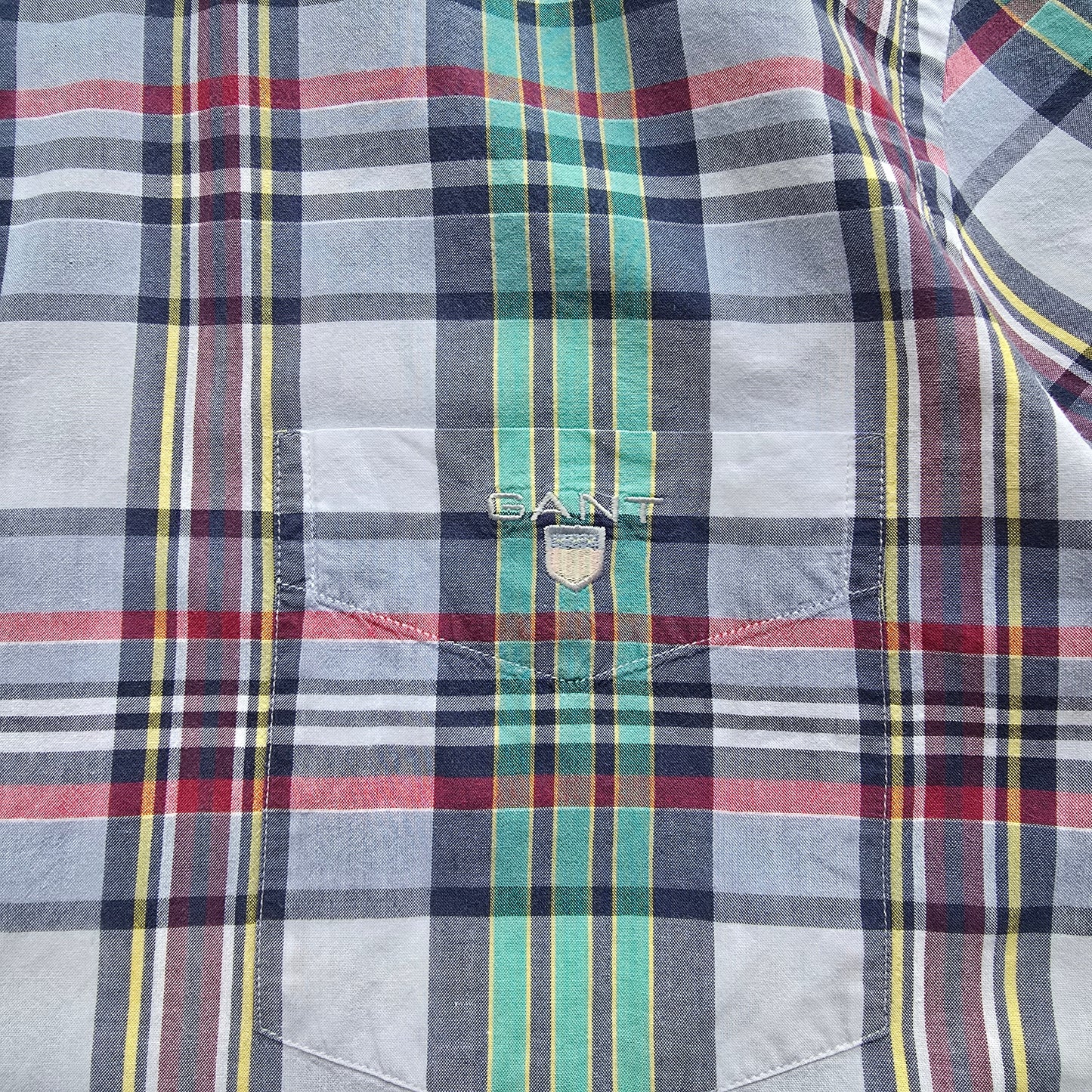 Gant Short Sleeve Plaid Button Up Shirt - M/L