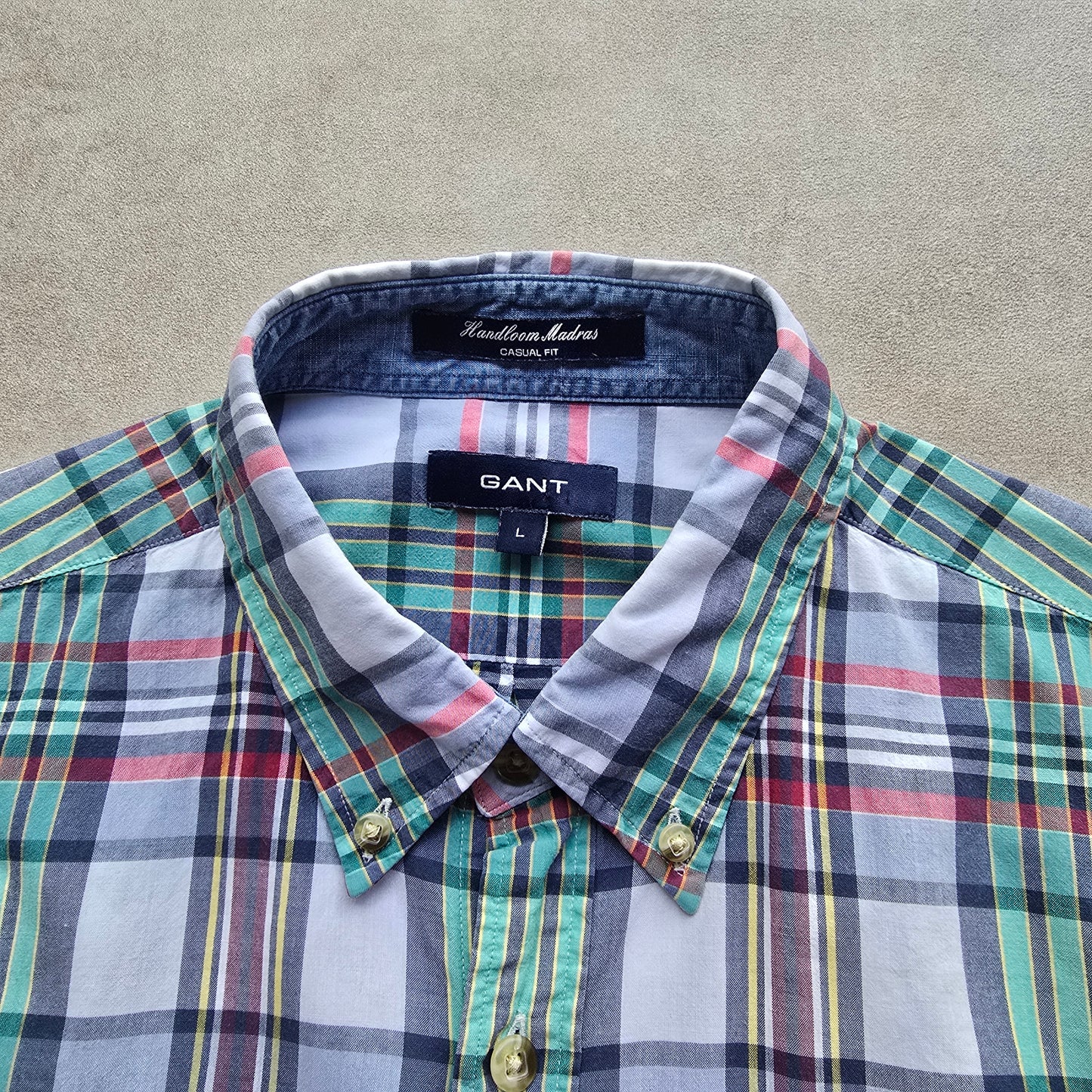 Gant Short Sleeve Plaid Button Up Shirt - M/L
