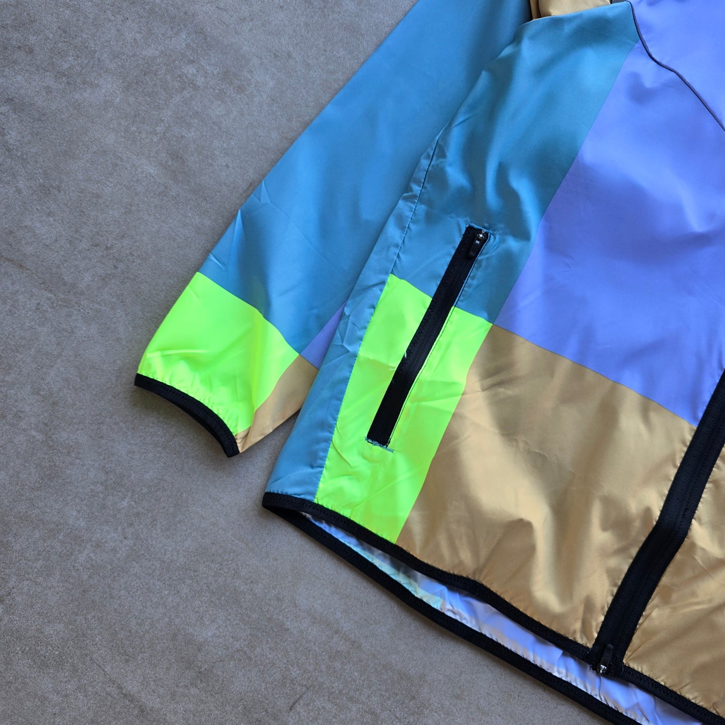 RARE Nike Wild Run Patchwork Jacket (NEW) - L