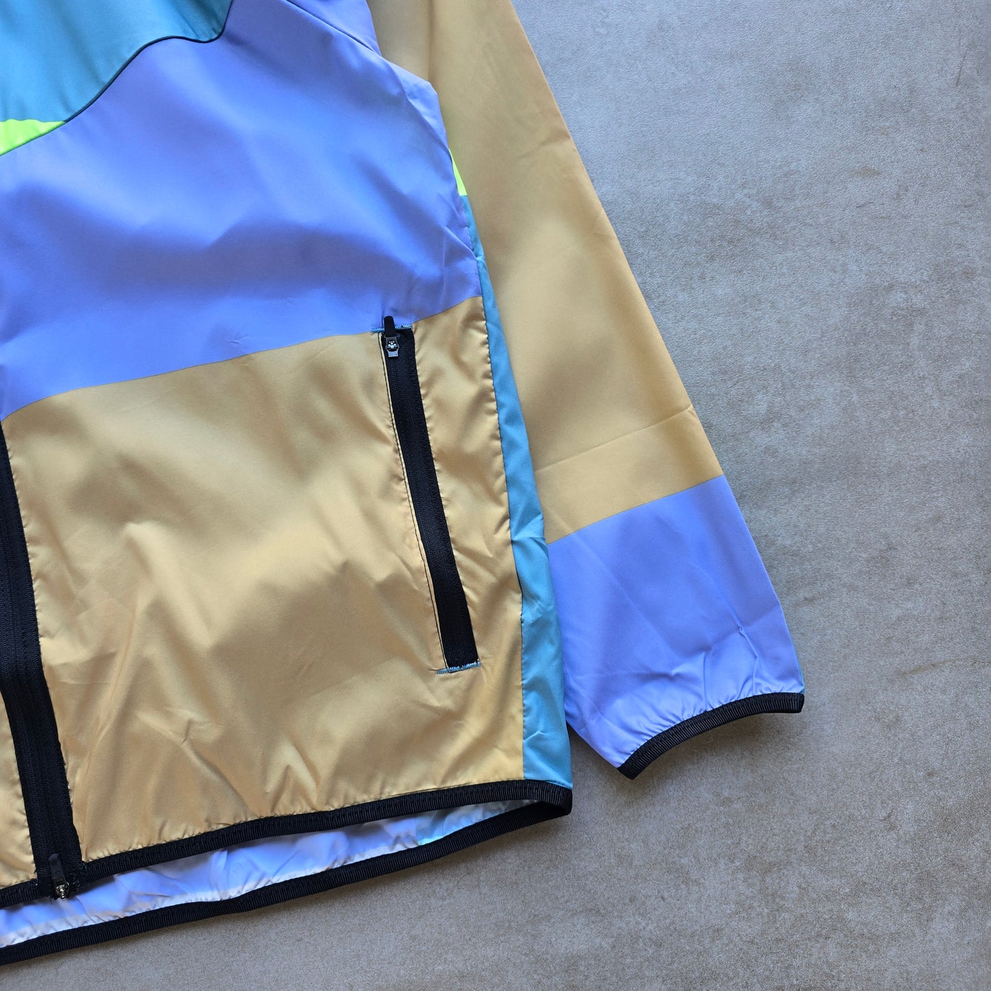 RARE Nike Wild Run Patchwork Jacket (NEW) - L
