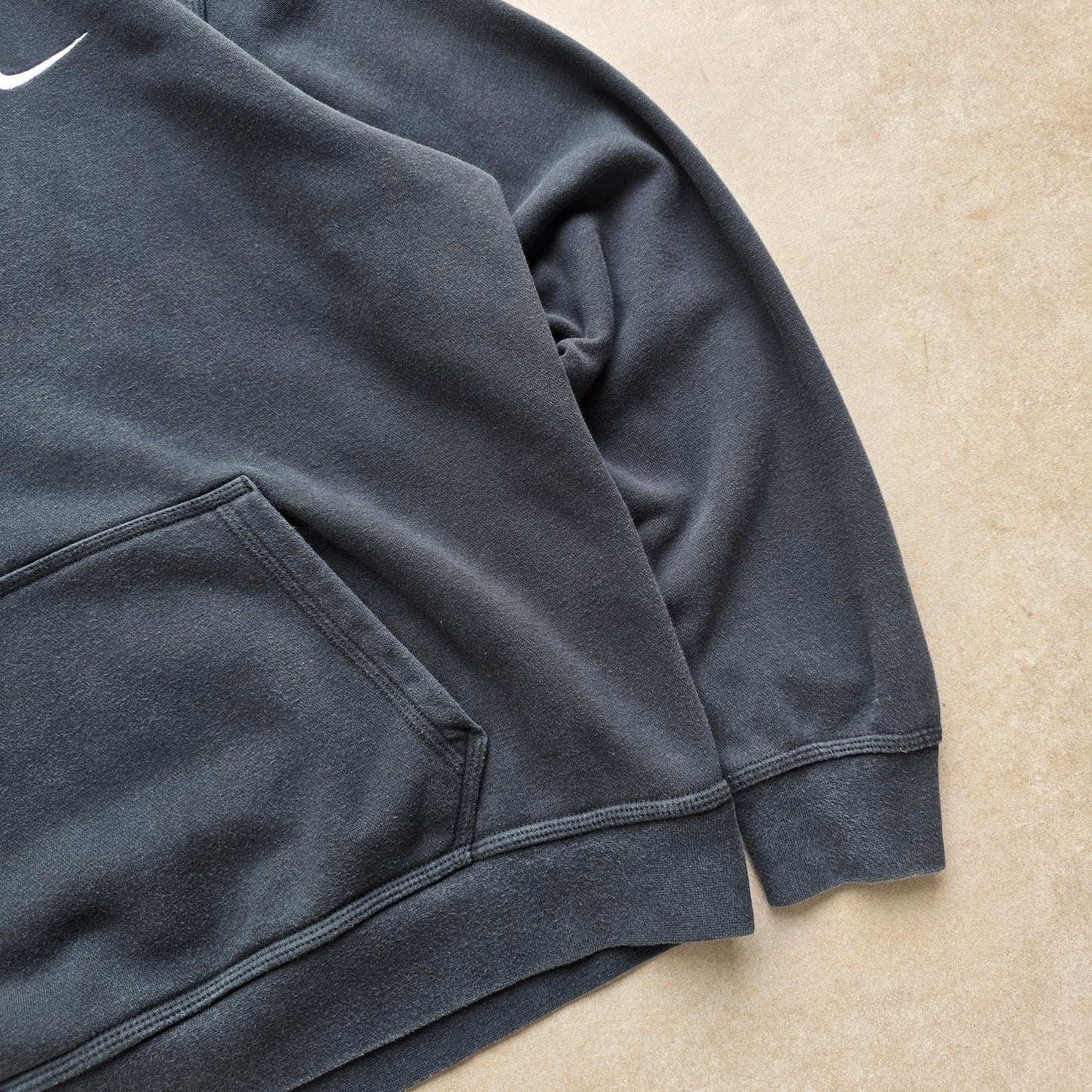 Vintage 2000's Nike Embroidered Mini Swoosh Hoodie - M/L
