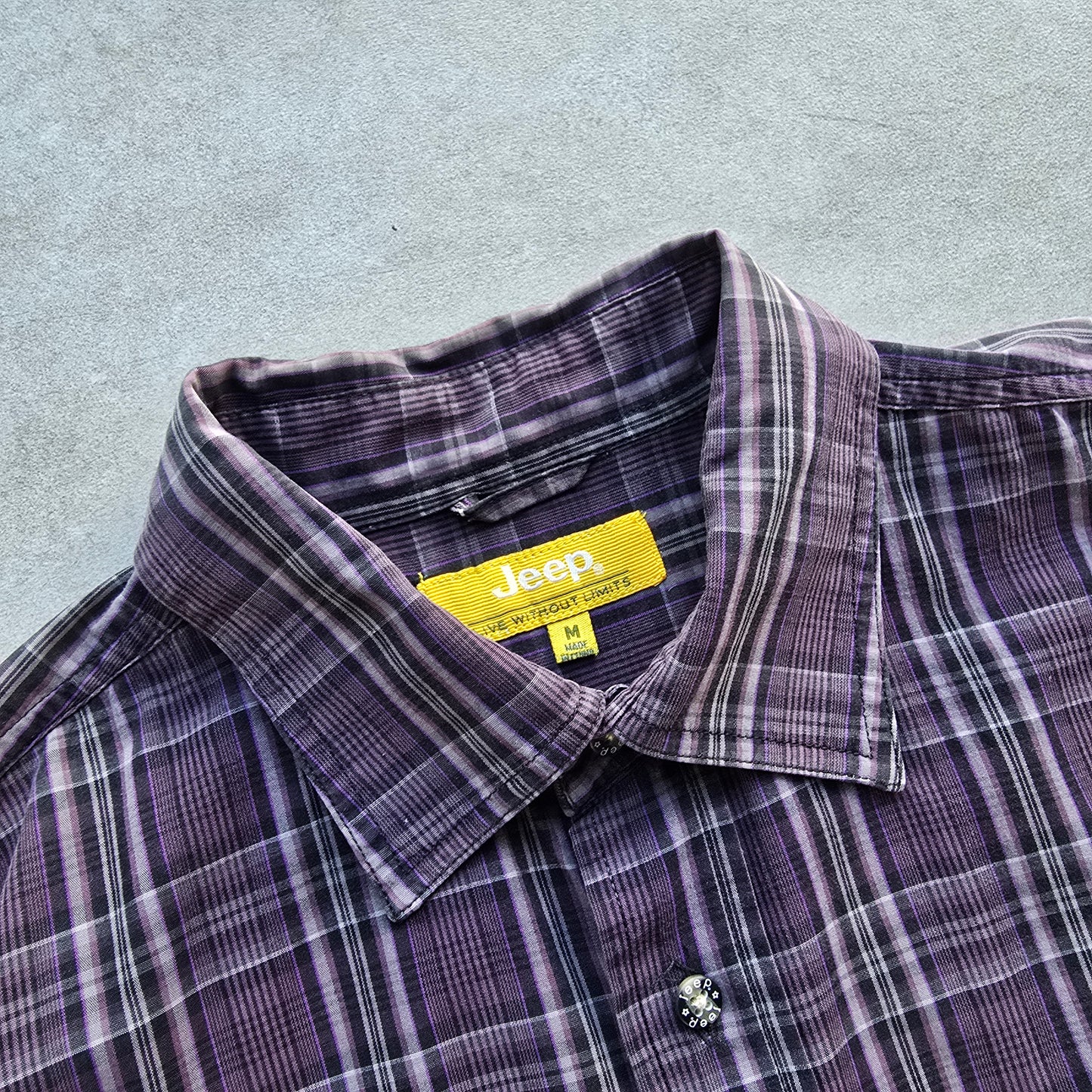 Jeep Plaid Short Sleeve Button Up Shirt - M