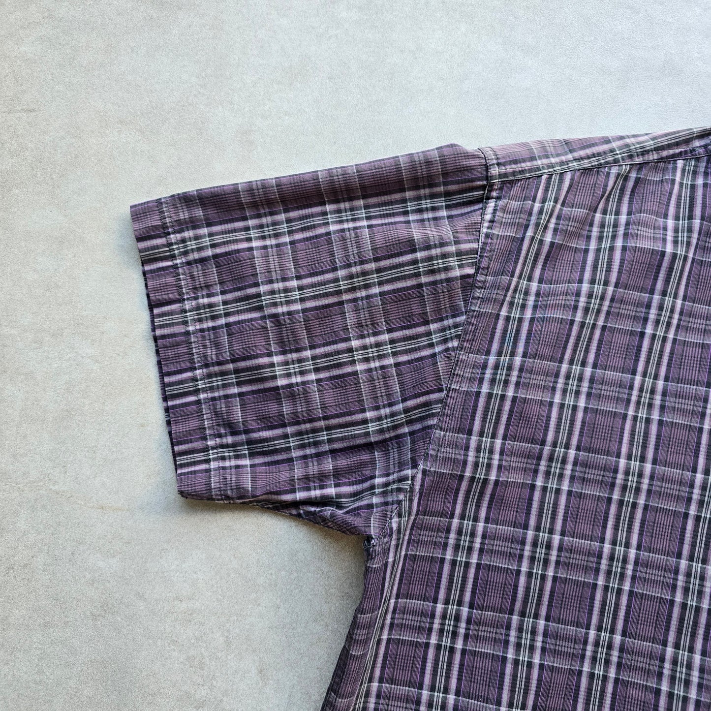 Jeep Plaid Short Sleeve Button Up Shirt - M