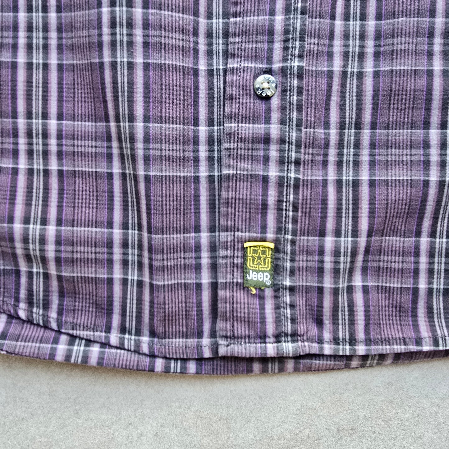 Jeep Plaid Short Sleeve Button Up Shirt - M
