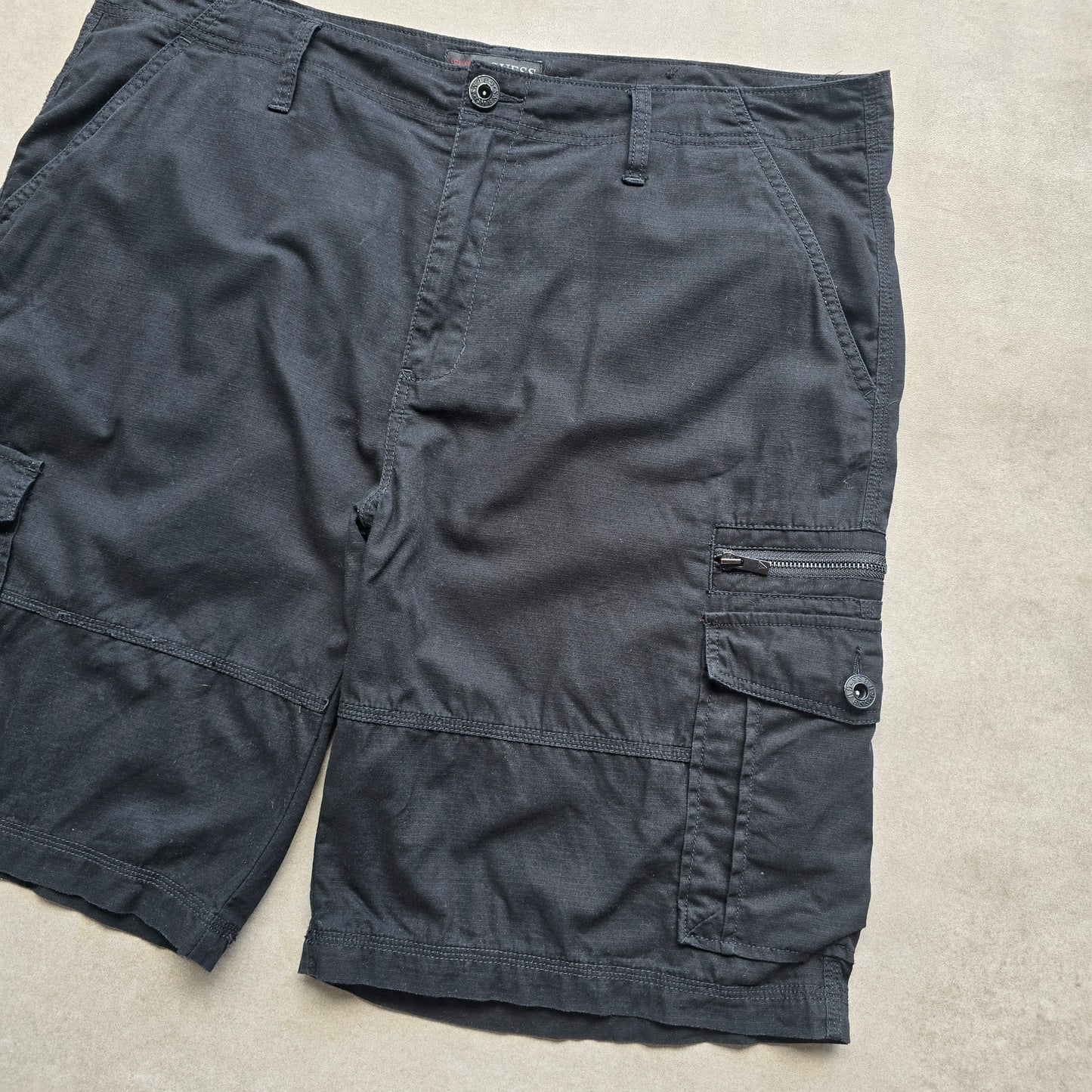 Guess Cargo Shorts - 38