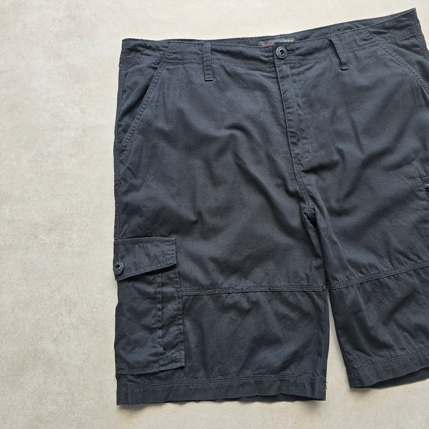 Guess Cargo Shorts - 38