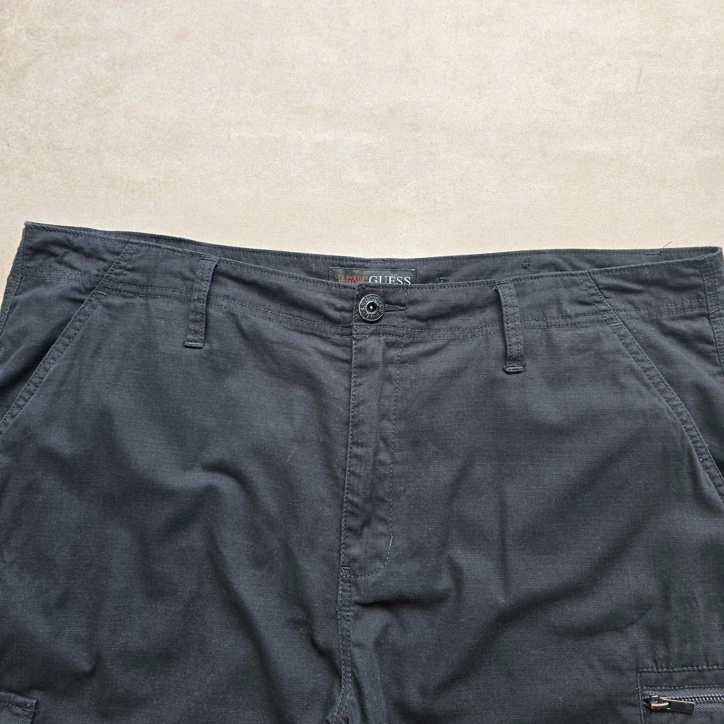 Guess Cargo Shorts - 38