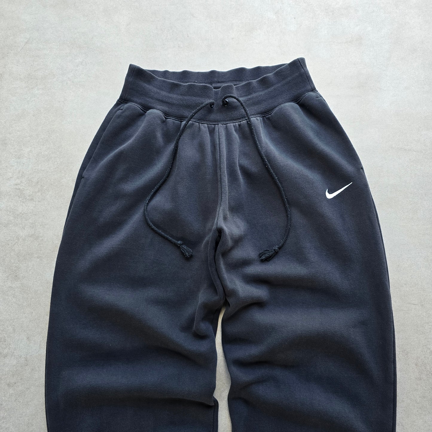 Nike Embroidered Mini Swoosh Oversized Sweatpants - WMNS S