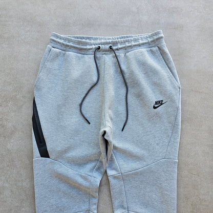 Nike Tech Fleece Pants Grey - M