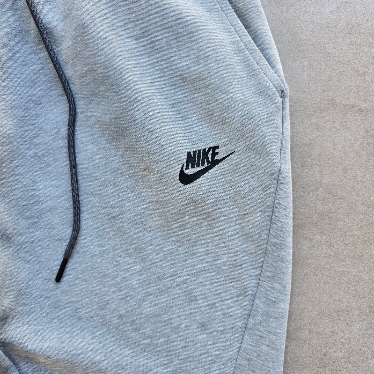 Nike Tech Fleece Pants Grey - M
