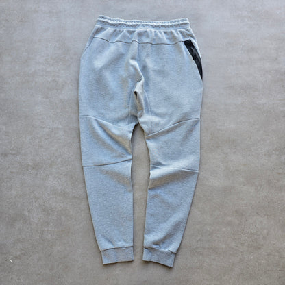 Nike Tech Fleece Pants Grey - M