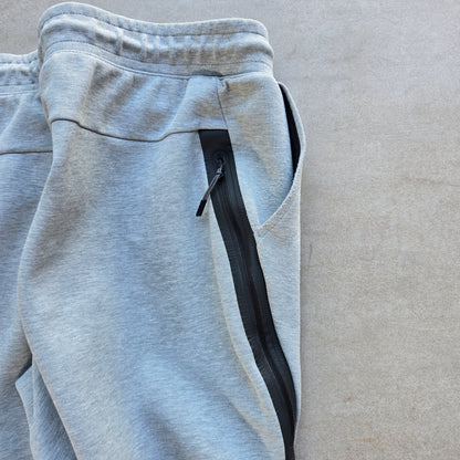 Nike Tech Fleece Pants Grey - M