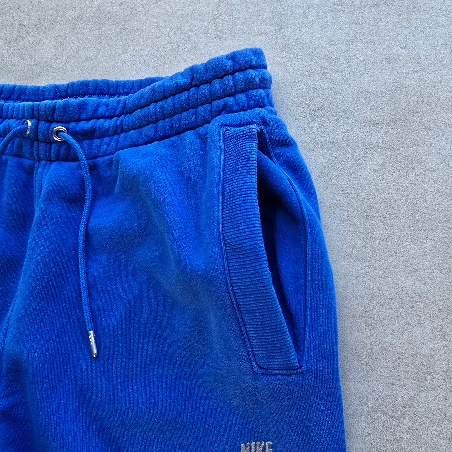 Vintage Nike Embroidered Logo Sweatpants - M