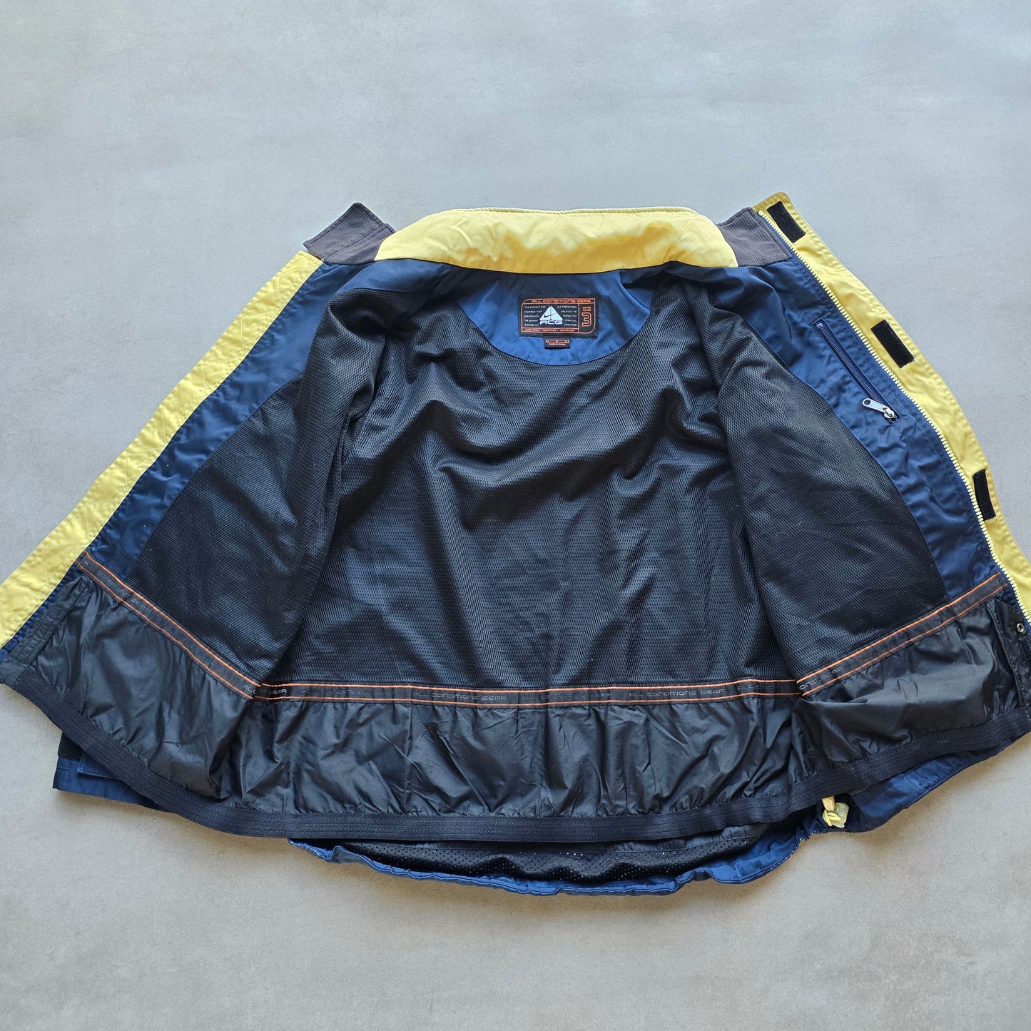 Vintage 90's Nike ACG Waterproof Outer Layer Jacket - L/XL