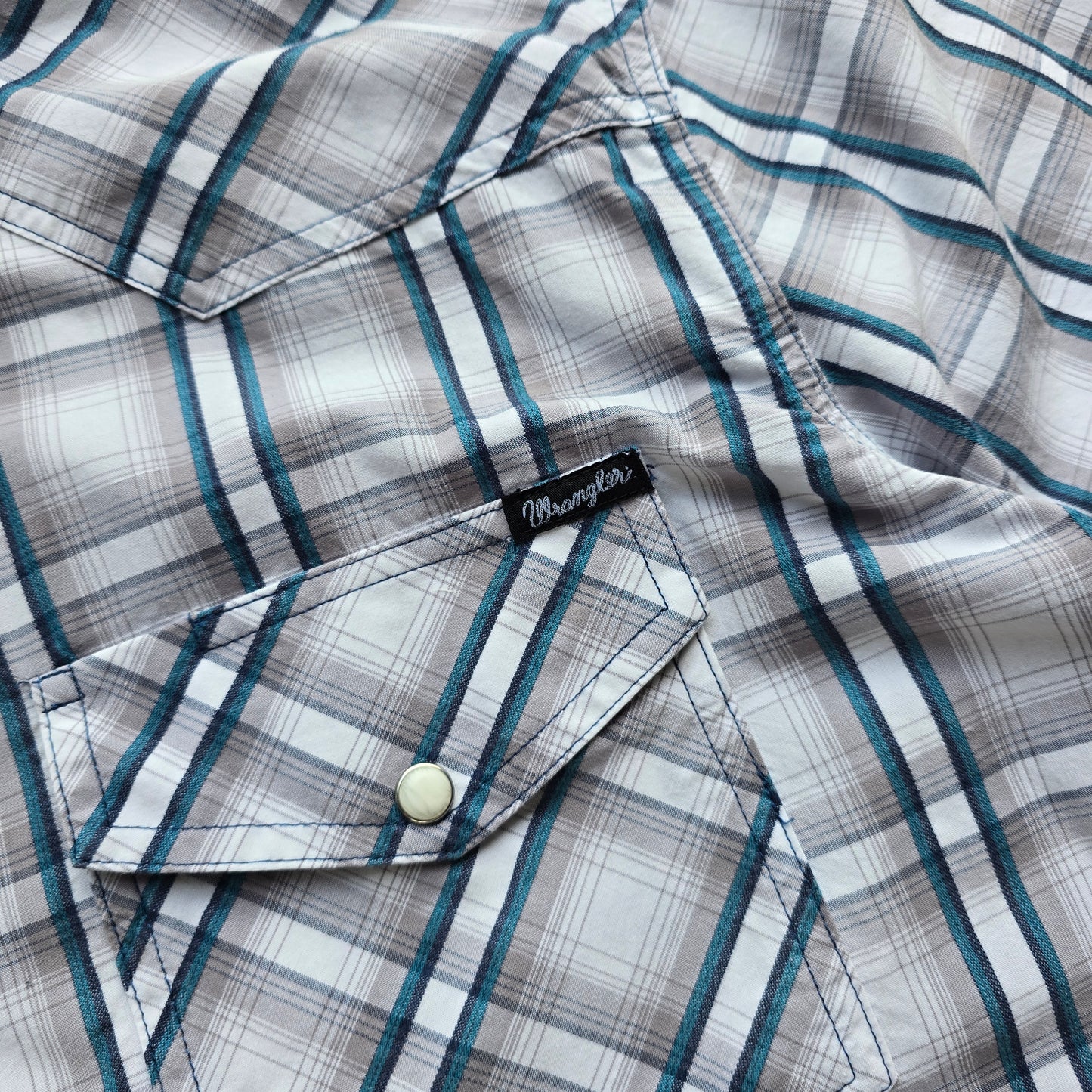 Vintage Wrangler Pearl Snap Short Sleeve Button Up Shirt - L/XL