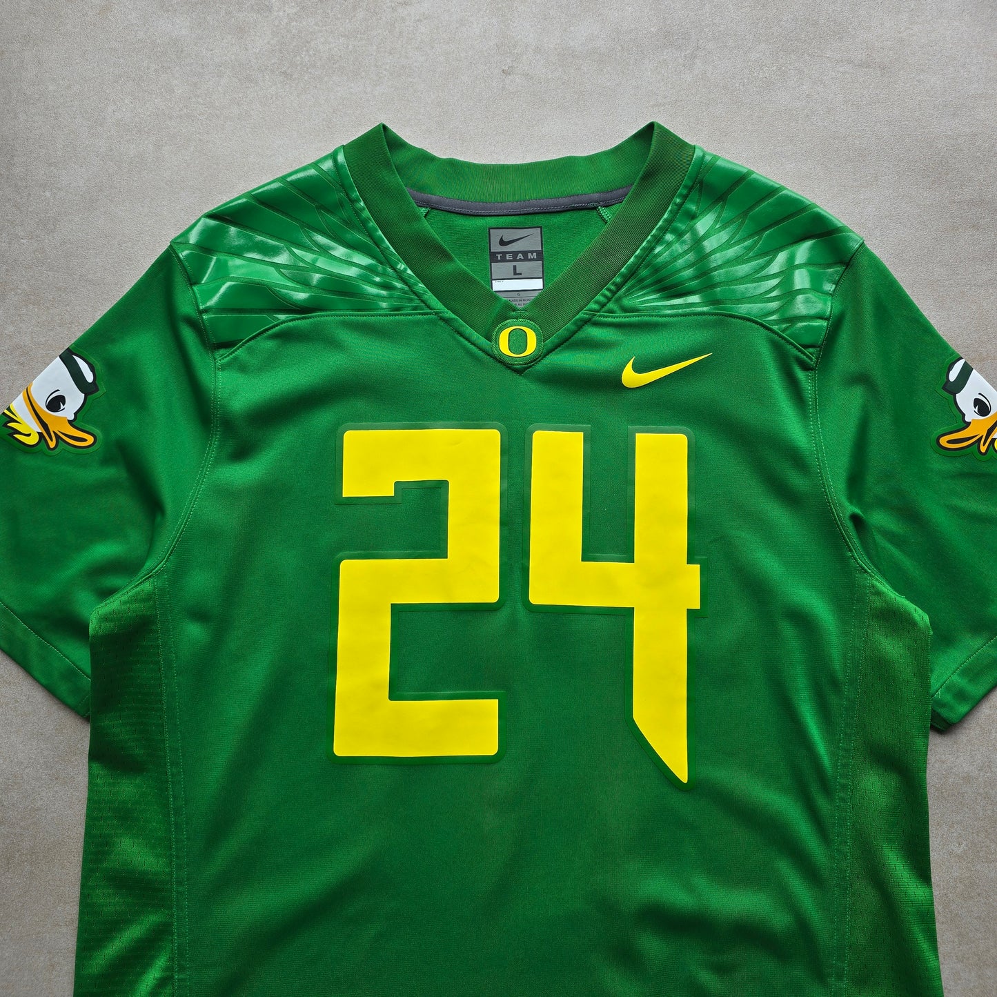 Oregon Ducks #24 Football Jersey - L
