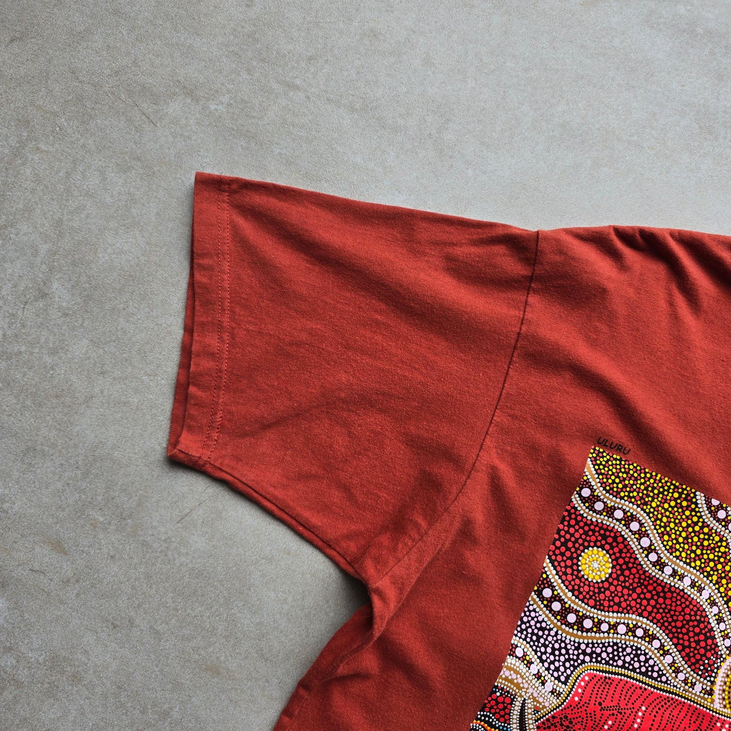 Vintage Uluru Aboriginal Art Tee - L