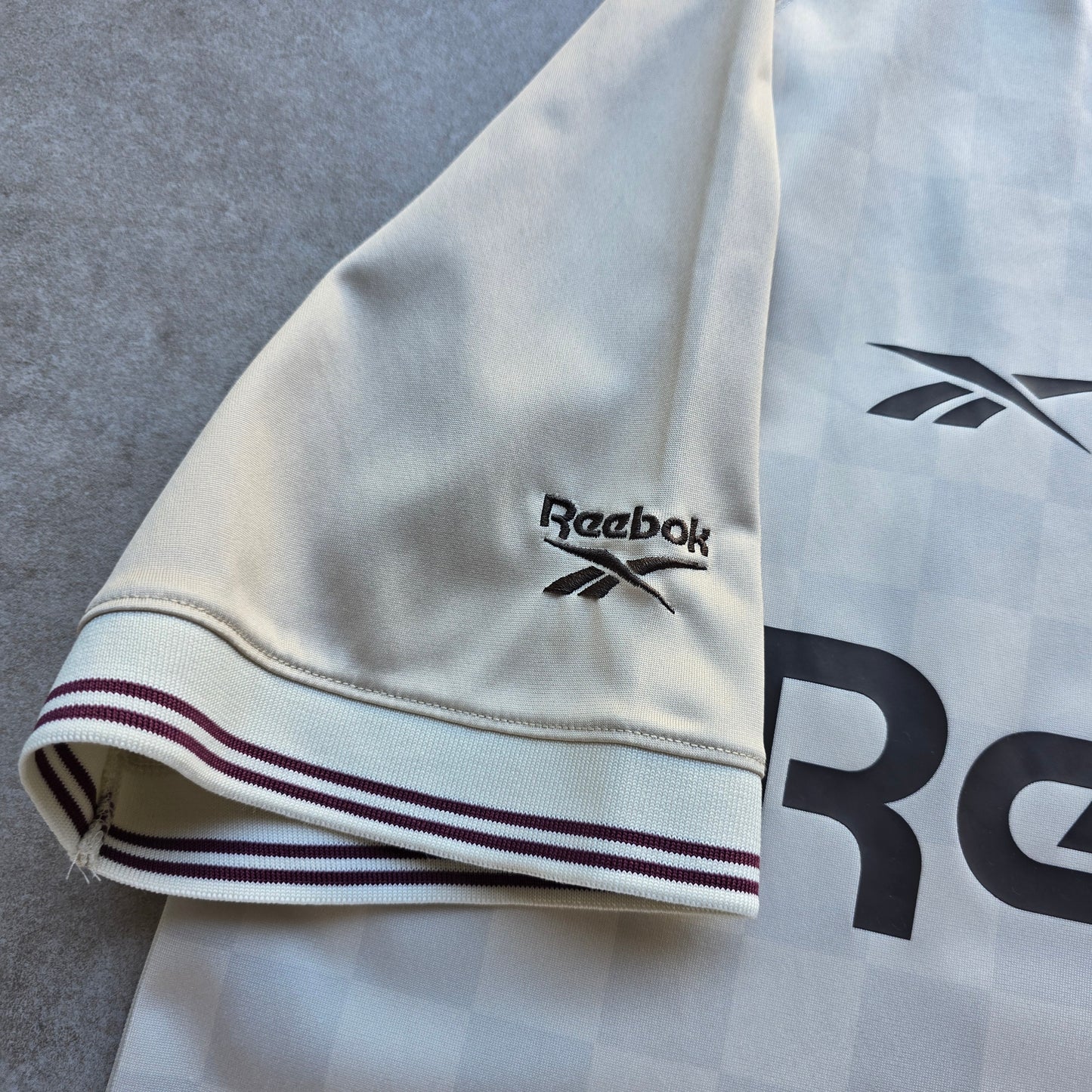 Reebok Jersey - M