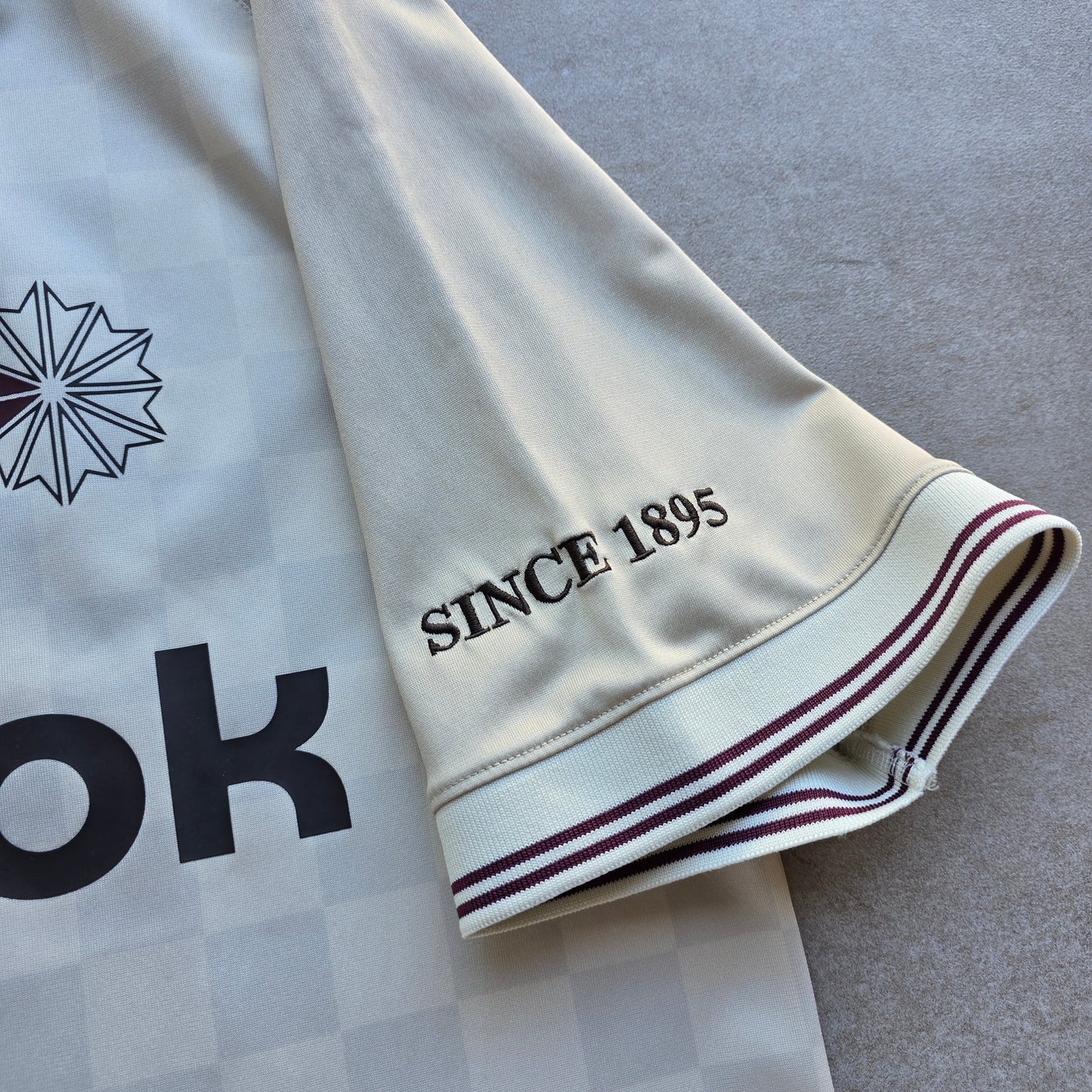 Reebok Jersey - M