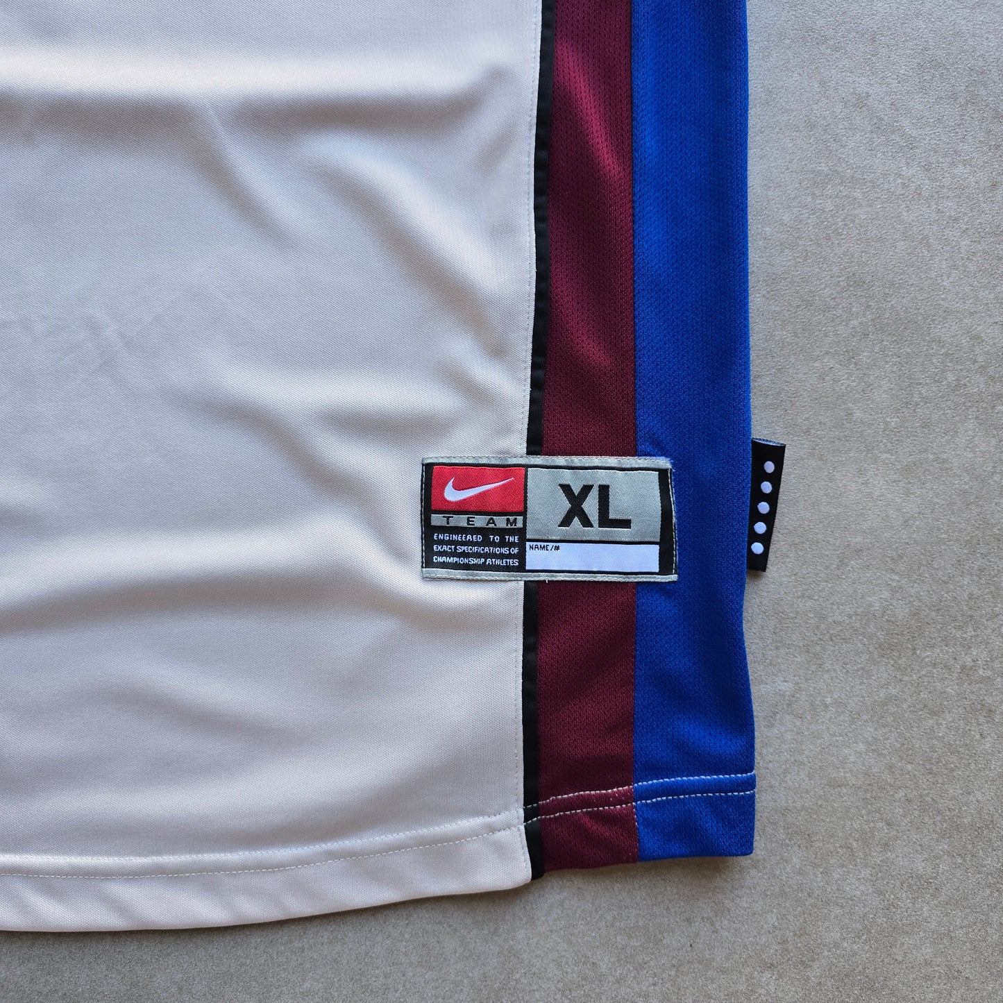 Vintage 1999/01 Nike Barcelona FC Jersey - L/XL