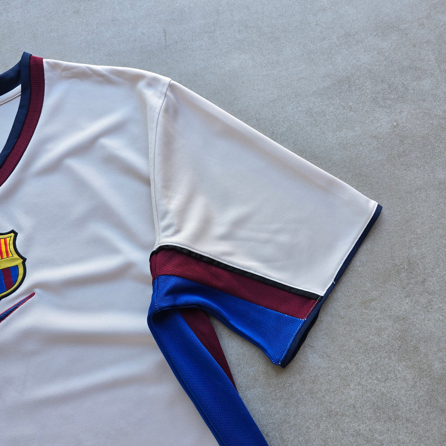 Vintage 1999/01 Nike Barcelona FC Jersey - L/XL
