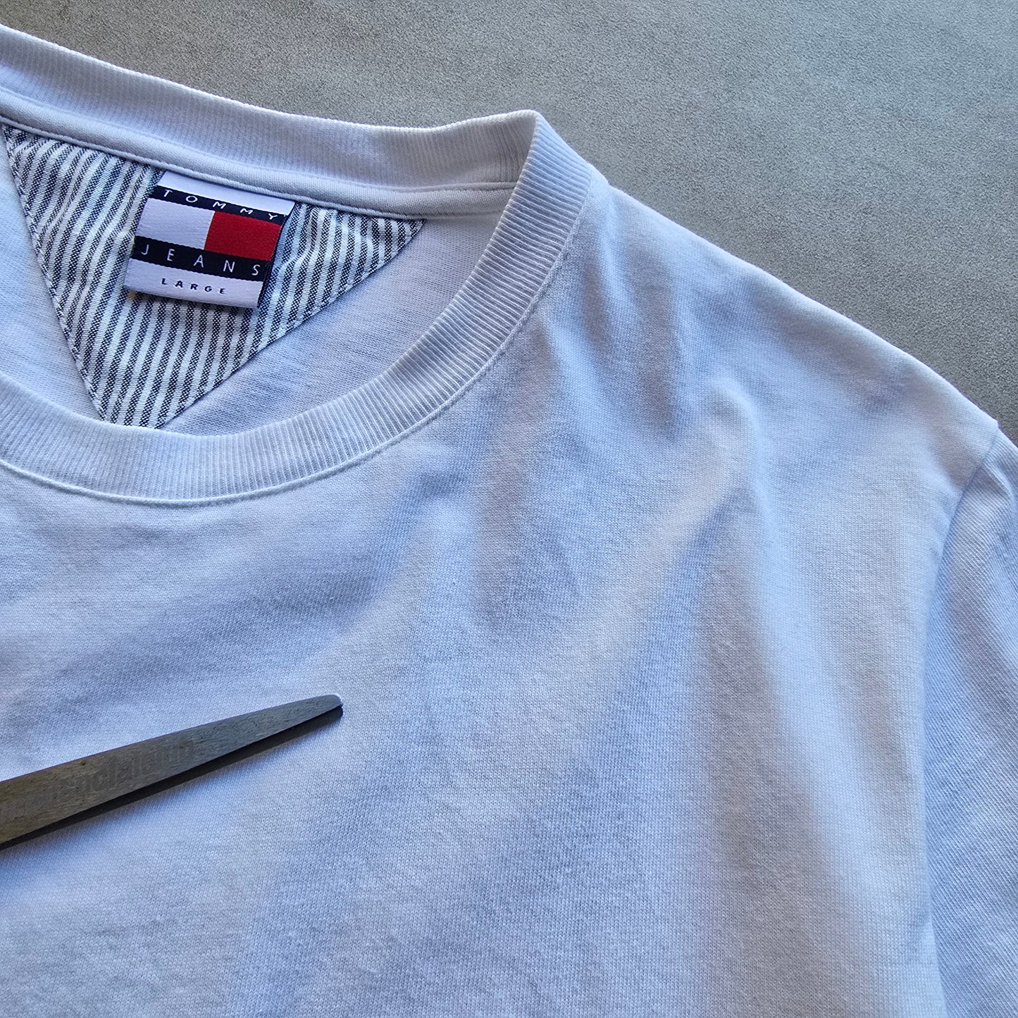 Vintage Tommy Hilfiger Flag Tee - M/L