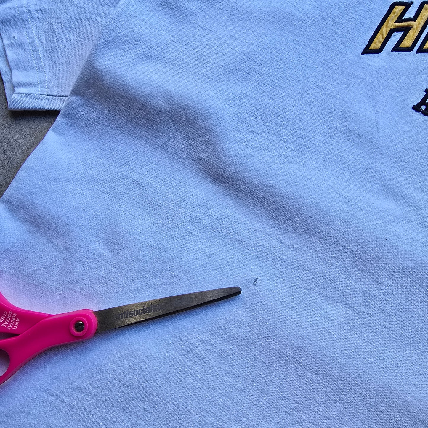 Vintage Tommy Hilfiger Athletics Tee - L