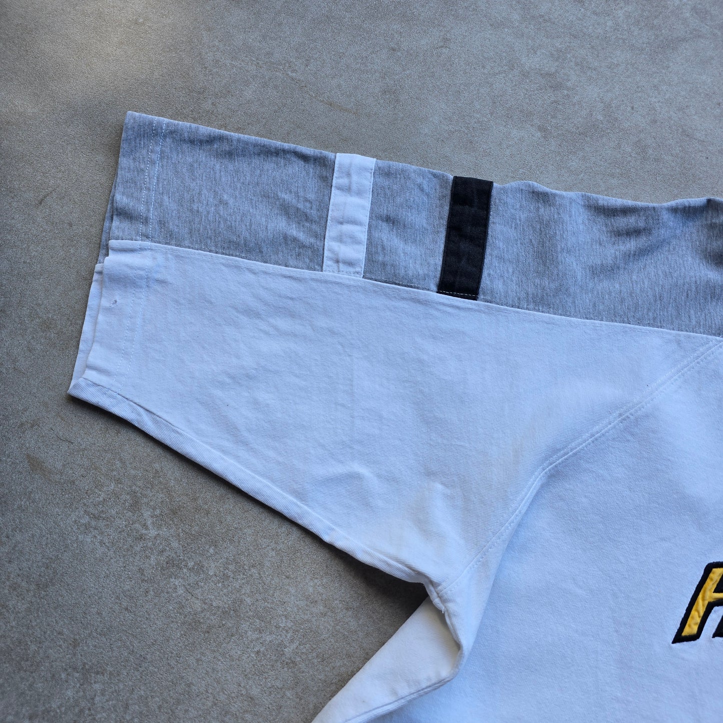Vintage Tommy Hilfiger Athletics Tee - L