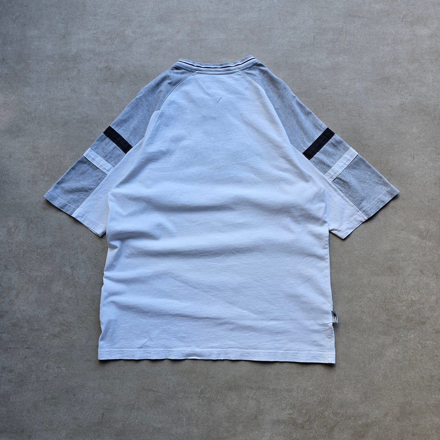 Vintage Tommy Hilfiger Athletics Tee - L